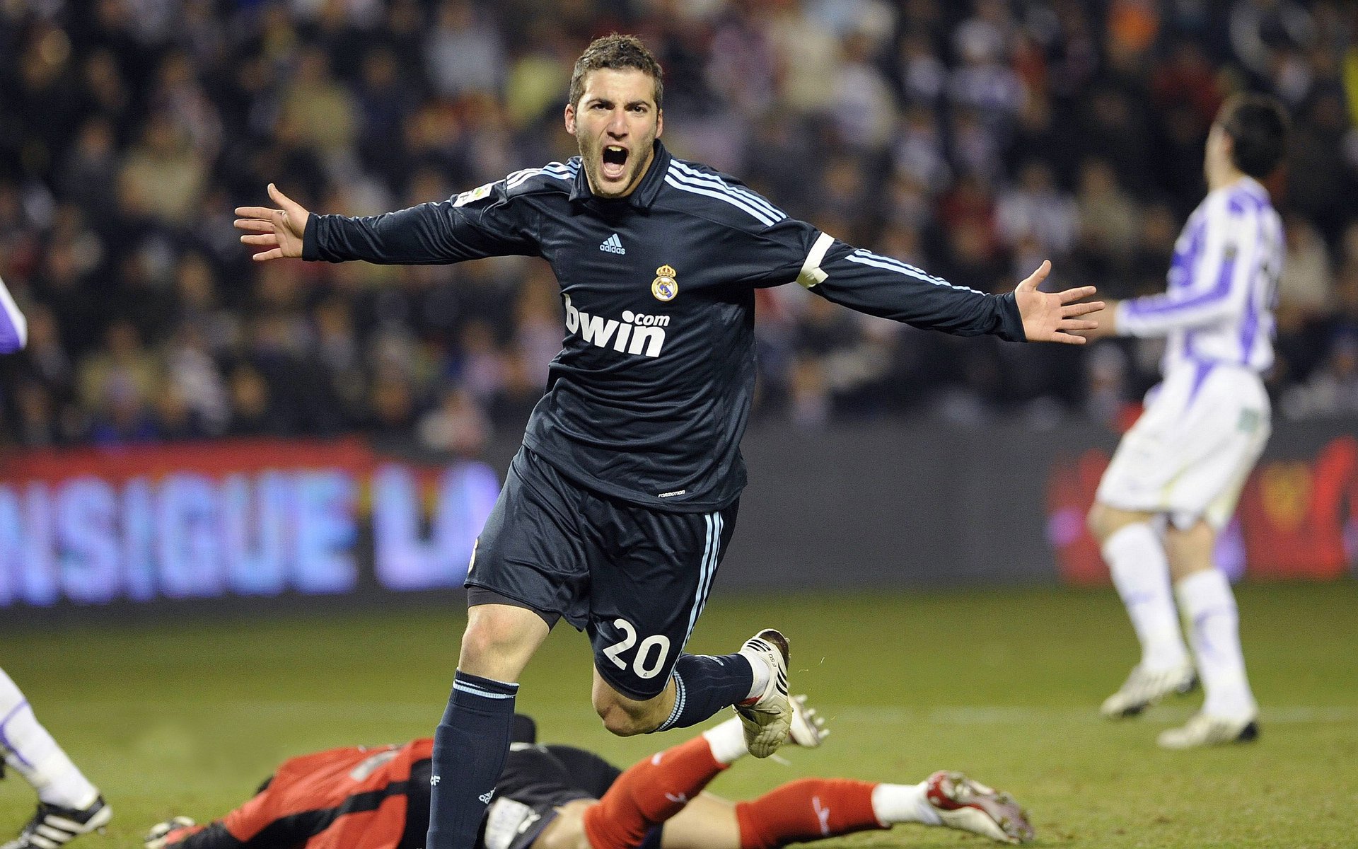 夜色中快闪跑,点亮城市的运动夜景,夜跑夜景的说说