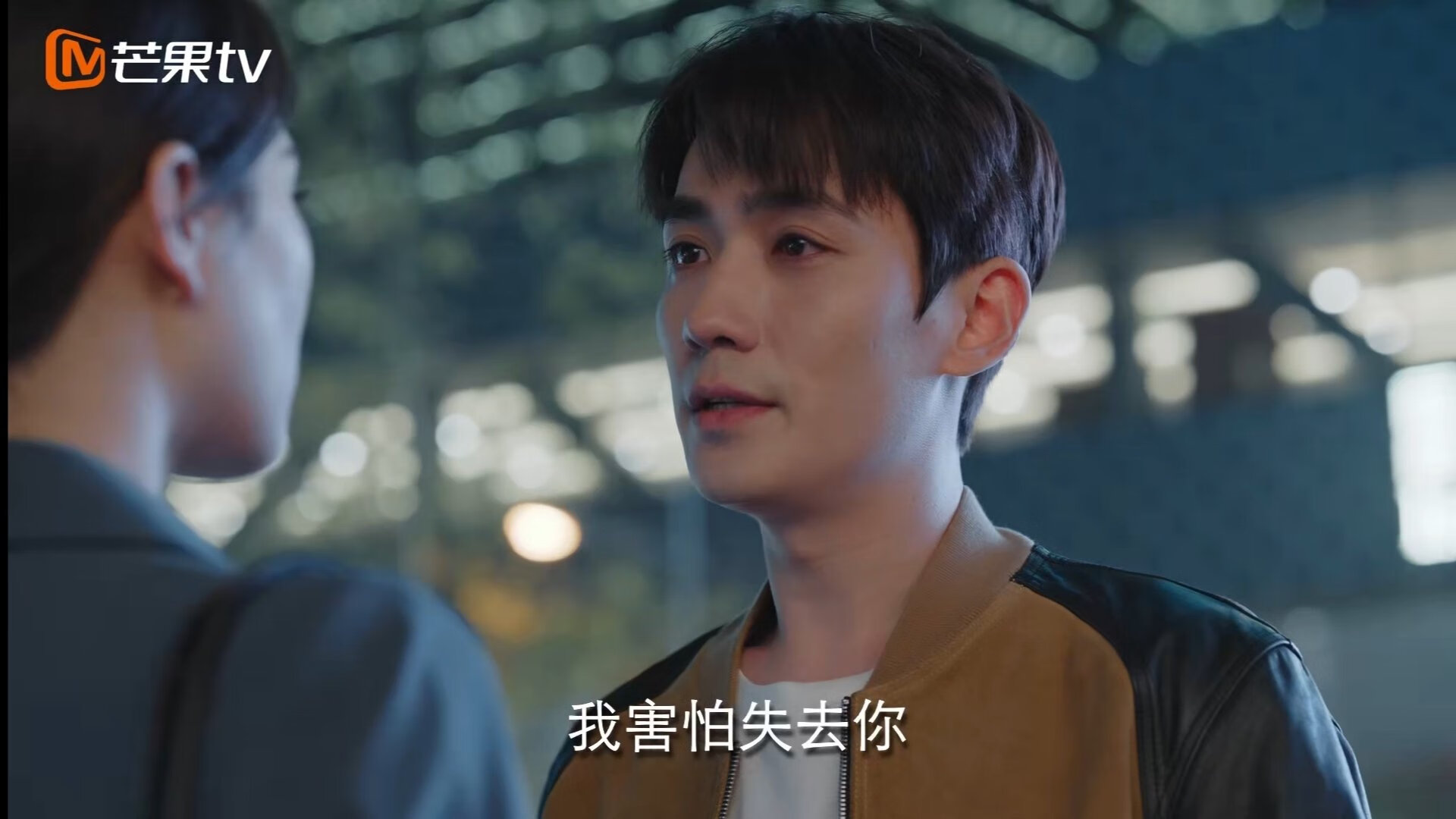 开云官方网站-“高速超车：在弯道中破风前行的瞬间”，高速超车道行车规则